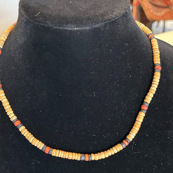 Vintage Hawaiian Puka Shell Necklace 16" - Picture 1 of 8